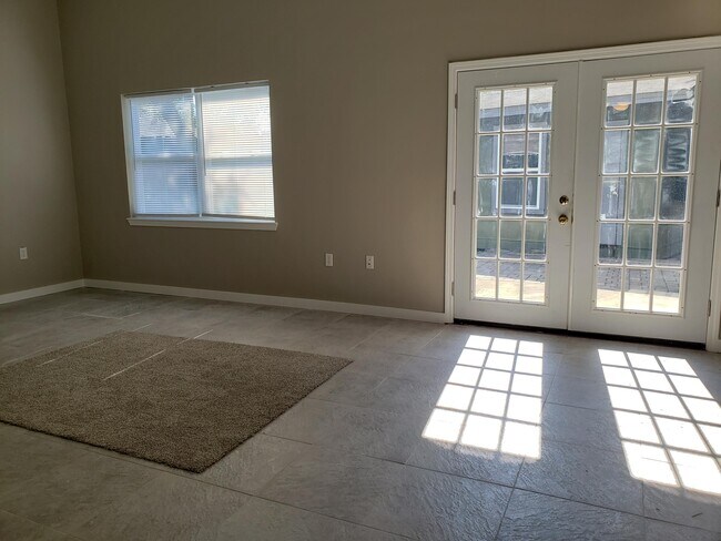 Building Photo - 62 4th Ave