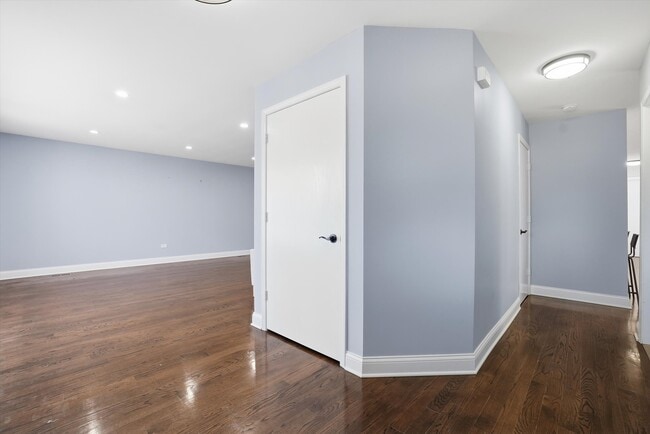 Building Photo - 13141 W Stonewood Dr