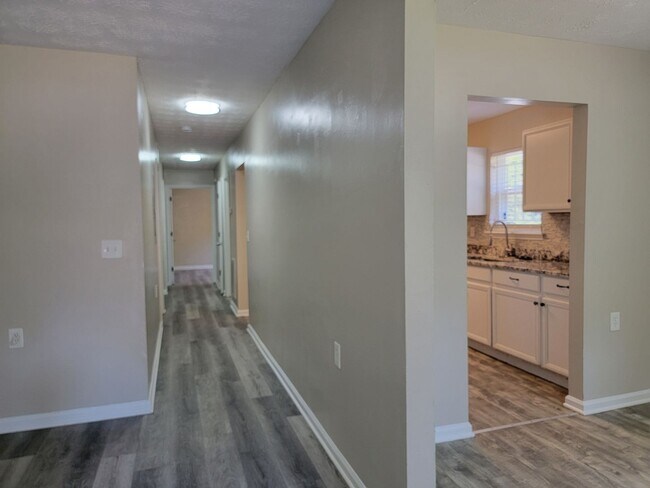 Building Photo - Intown Ranch - ADA Accessible Voucher Approved - Immediate Move In