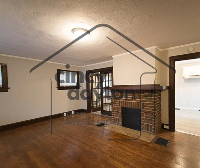 Building Photo - 3925 E 3rd St