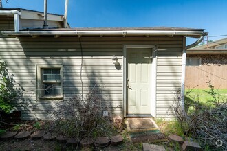 Building Photo - 2808 NW 24th St Duplex