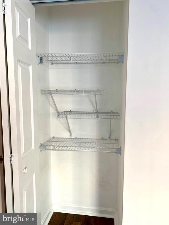 Building Photo - 102 Three Coin Way