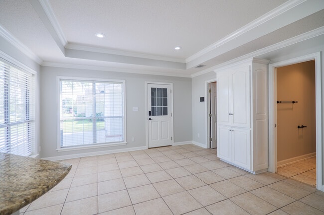 Building Photo - 4246 Netherfield Ln