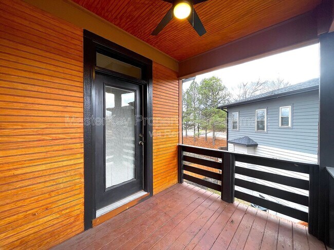 Building Photo - 929 Ramseur St