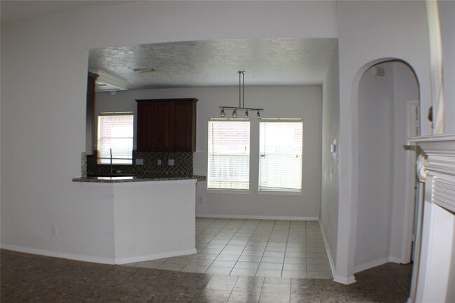 Building Photo - 119 Lissa Ln