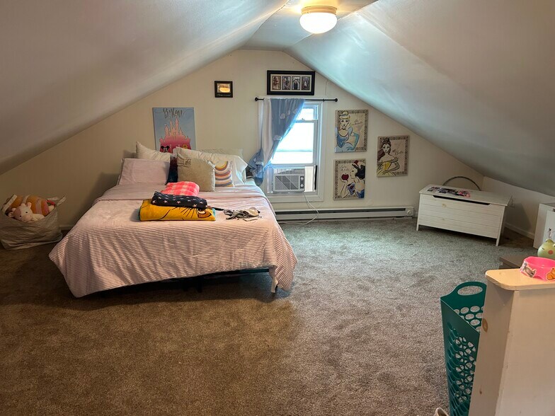 Loft bedroom - 64 S Charlotte St