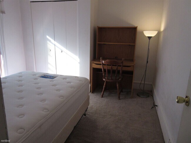 Building Photo - 512 Packard St