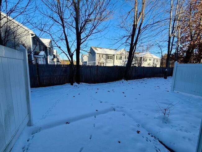 Building Photo - 75 Deerwood Dr