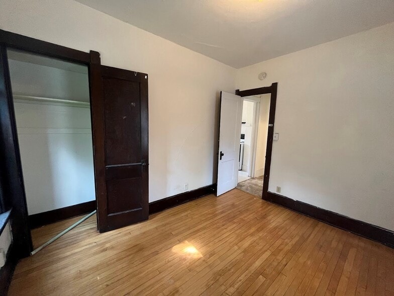 Building Photo - 108 S Bassett St