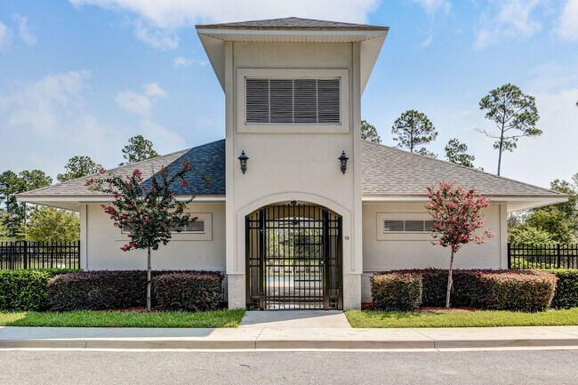 Building Photo - Charming 3-Bedroom Home in The Hideaway – ...
