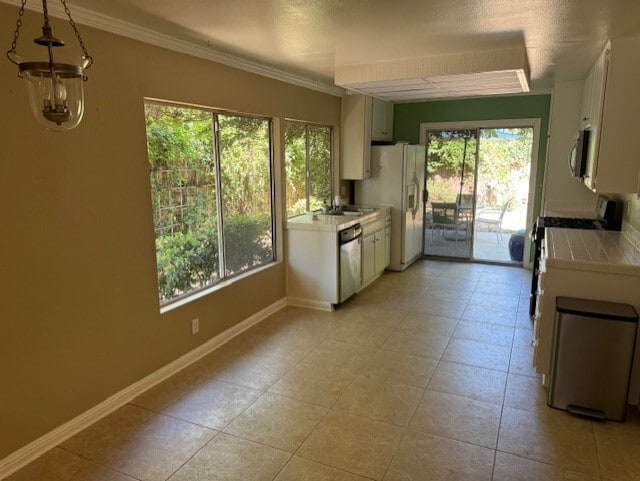 Building Photo - 6828 Ponce Ave