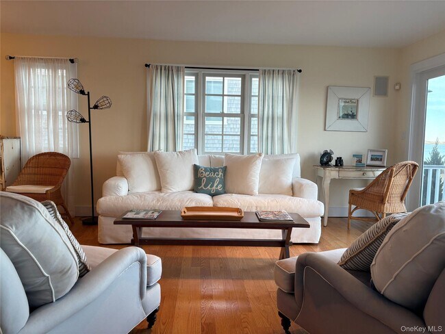 Building Photo - 21 Bayside Ave