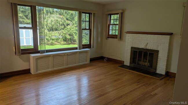 Building Photo - 362 Strawtown Rd