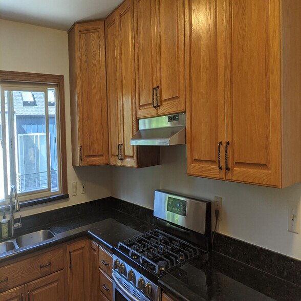 Building Photo - 1036 NE 102nd St