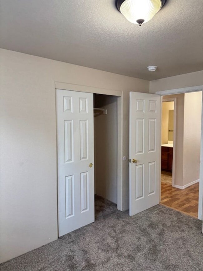 Building Photo - Central Point Single Level Home/ Coming Soon