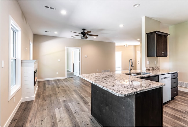 Building Photo - Your Luxury Cottage Awaits!