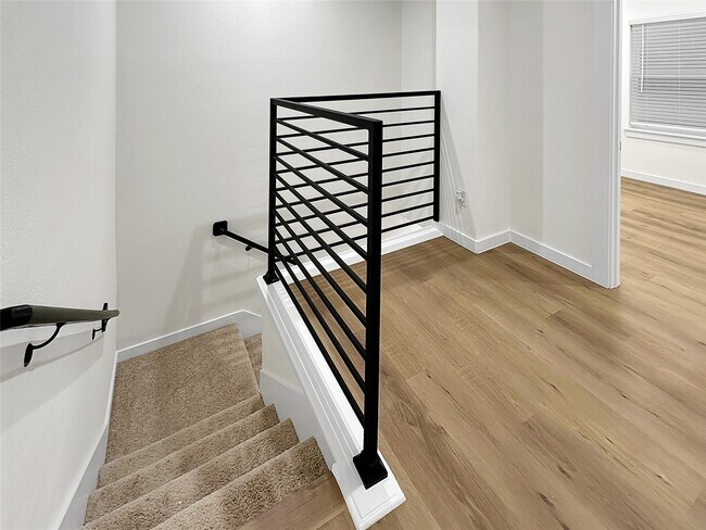 Building Photo - 6004 Bacher St