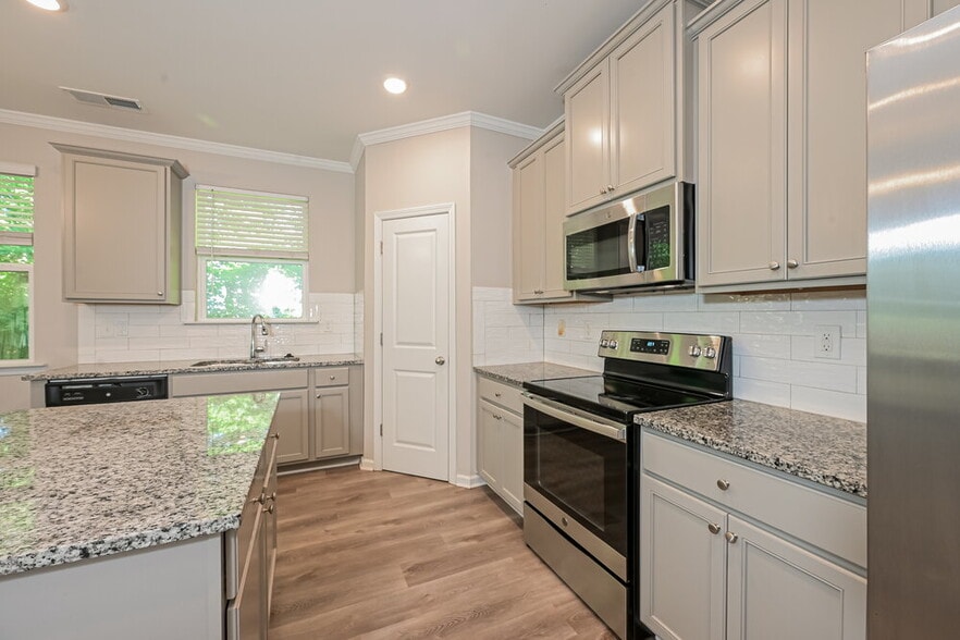 Building Photo - 6755 Hill Rock Ln