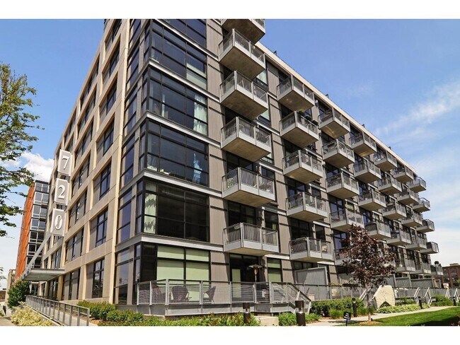 Building Photo - 720 N 4th St