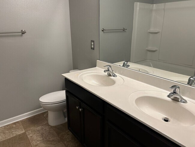 Building Photo - Beautiful 5 Bedroom Home in the Park Brook...