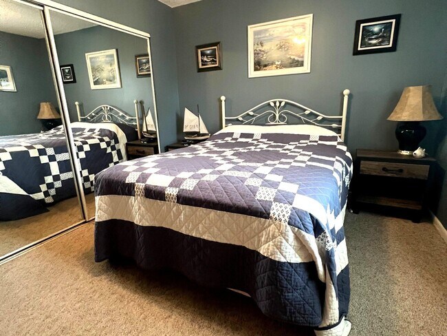 Building Photo - 141 Waterside Dr