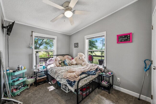 Building Photo - Stunning Rambler on Acreage with Lake Shor...