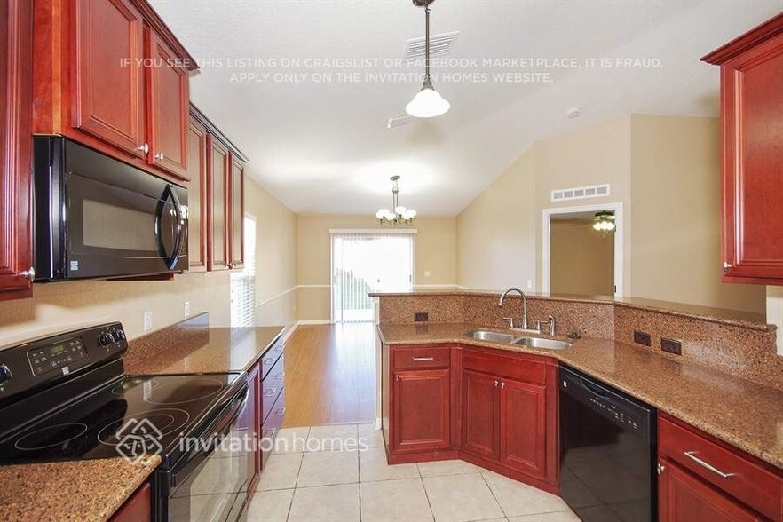Building Photo - 14127 Econ Woods Ln