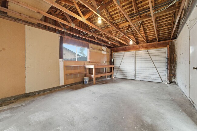 Building Photo - 0887