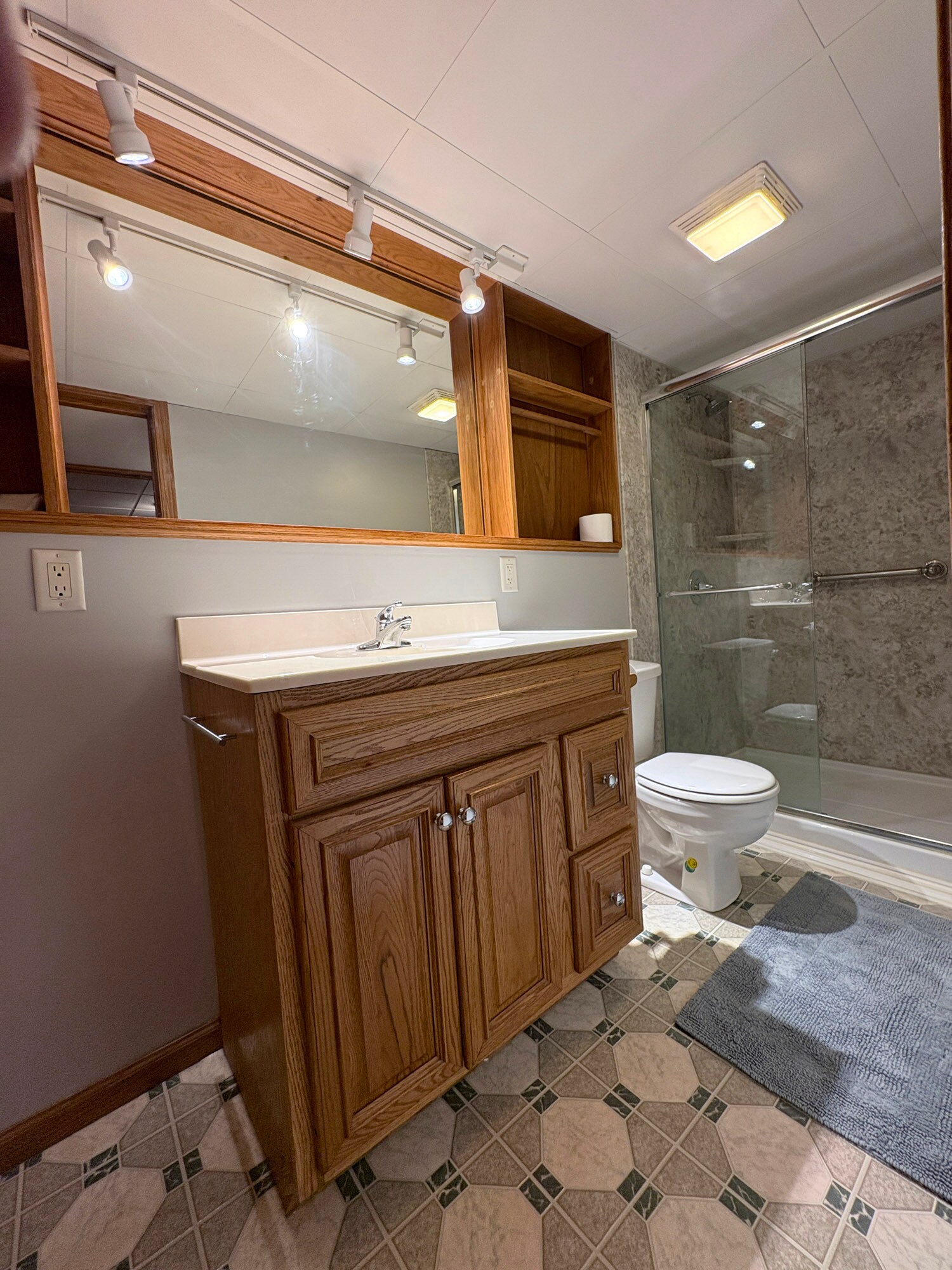 Building Photo - 6214 Adobe Way