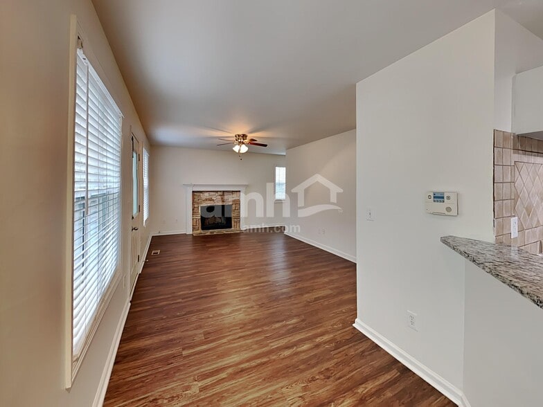 Building Photo - 714 Ridgewood Way