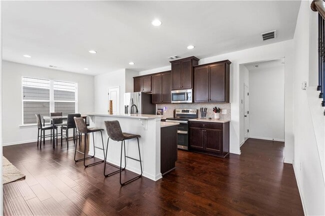 Building Photo - 869 Venture Way