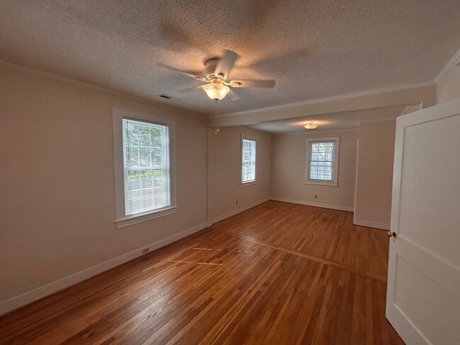 Building Photo - Charming 2 Bedroom Home in Hanahan's Highland Park neighborhood!