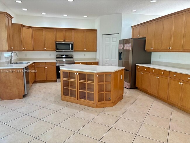 Building Photo - 15845 SW 49th Ct