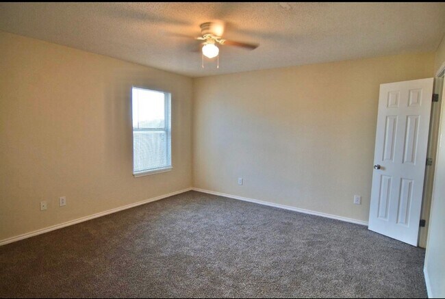 Building Photo - 6302 34th Pl