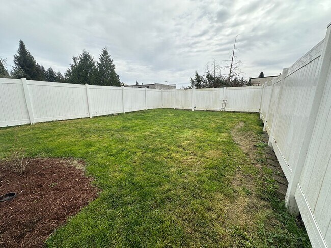 Building Photo - S0476