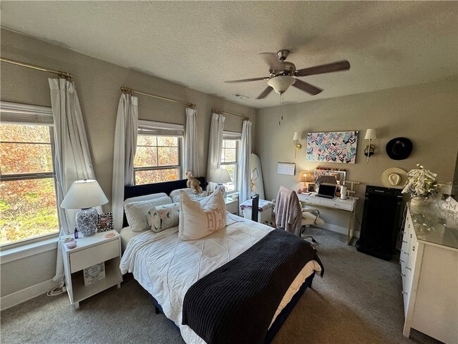 Building Photo - 1695 Nettleship St