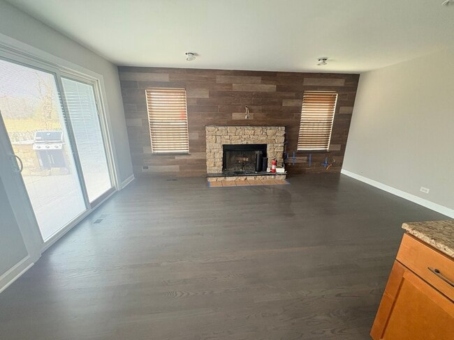 Building Photo - 1004 Longford Rd