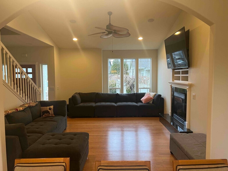 Building Photo - 1421 Settler Pl