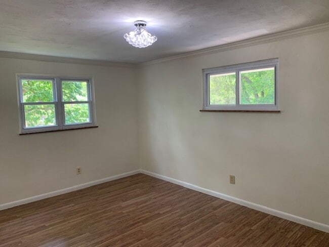 Building Photo - Renovated 3 Bedroom Single Family Home