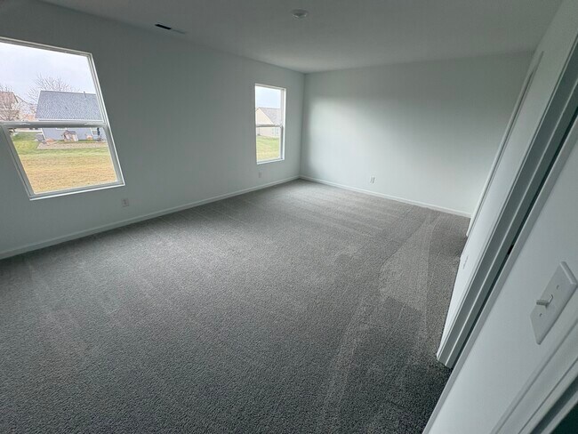 Building Photo - 1743 Creek Bed Ln