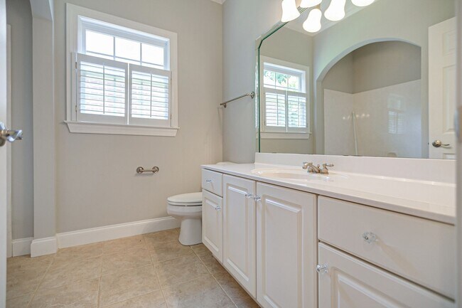 Building Photo - Beautiful Home in Willow Springs Just Minutes to Downtown Franklin