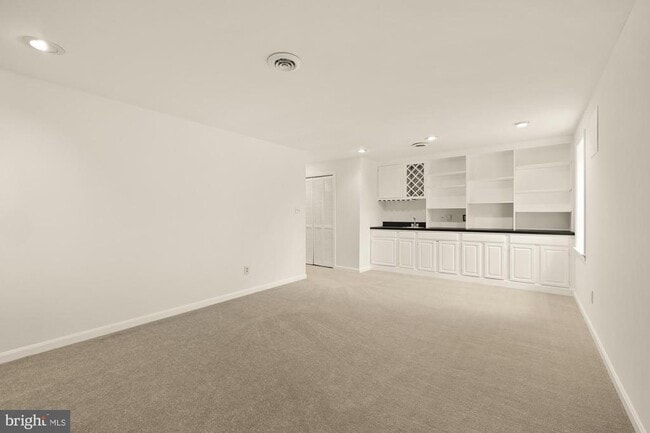 Building Photo - 2 Spindrift Way