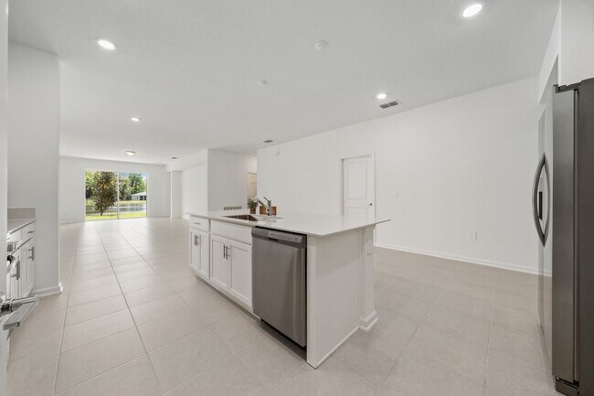 Building Photo - 3 Bedrrom 2 bathroom + Office-Brand-New Luxury Living in Rivington – DeBary, FL