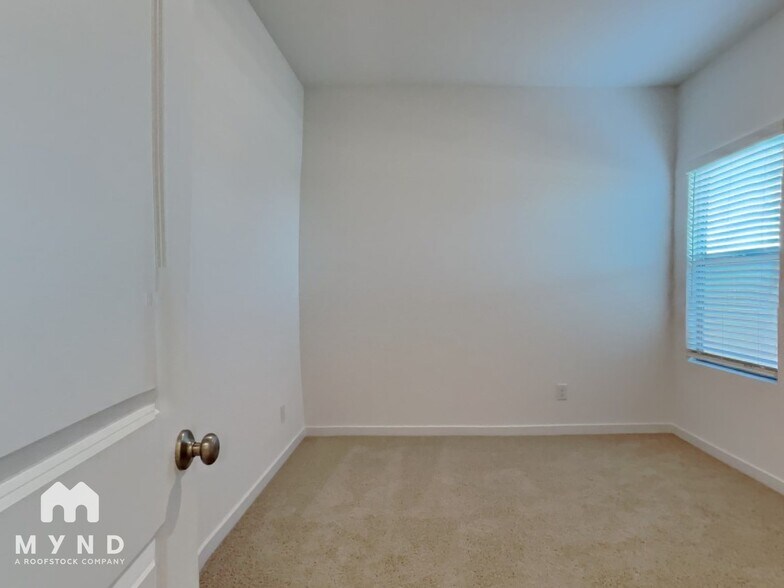 Building Photo - 7918 N 79th Ave