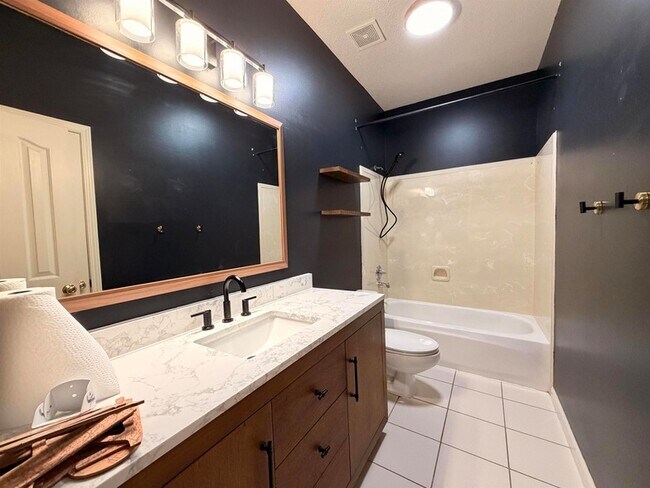 Building Photo - 5019 Rabbit Chase Ln