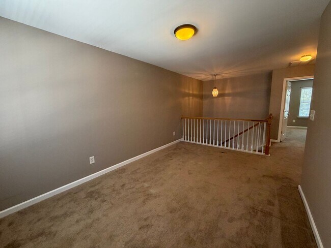 Building Photo - 422 Delta Dr