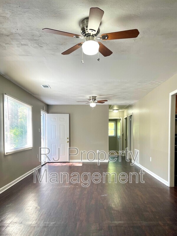 Building Photo - 864 Carrolton Rd