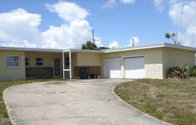 Building Photo - 2537 Coral Way W