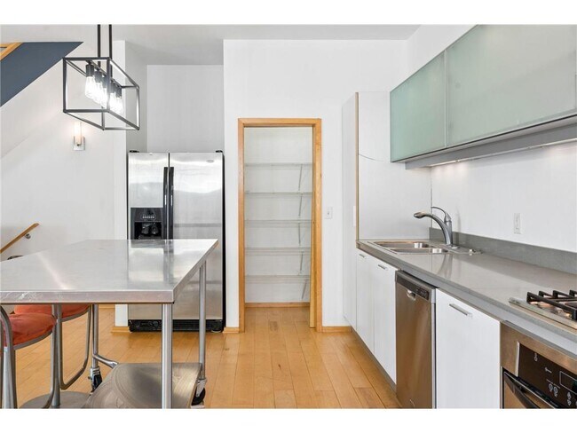 Building Photo - 2818 Aldrich Ave S