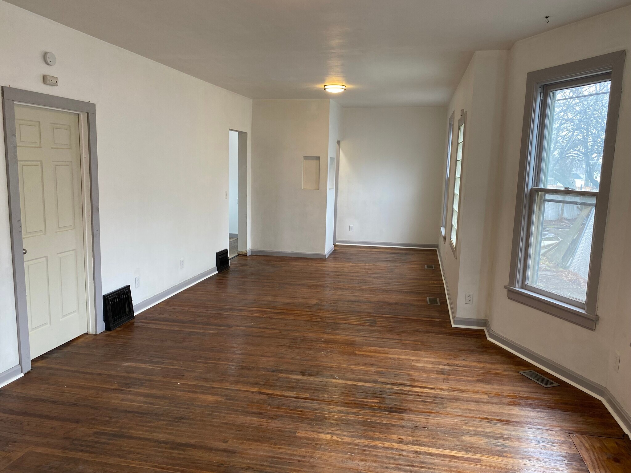 Living Room - 428 E 27th St